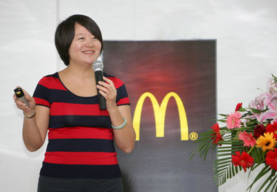 麦当劳中国有限公司副总裁栾江红女士介绍金牌品质